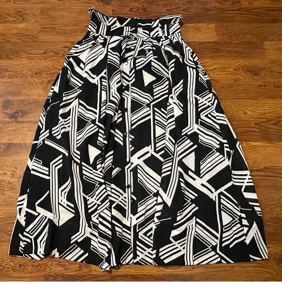 Gracia Women's Bold Geometric Print Maxi Skirt Black & White Size Large NWT - Picture 2 of 10